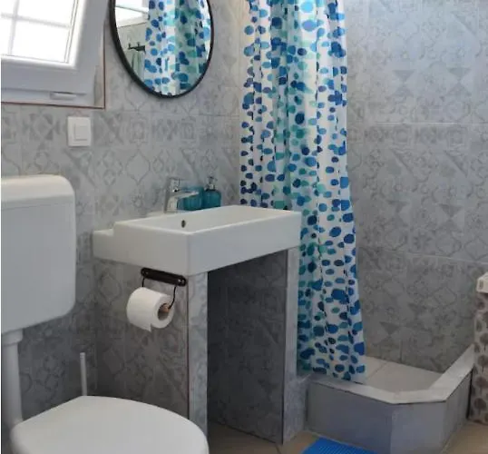 Maya House Дом отдыха Vrbanj